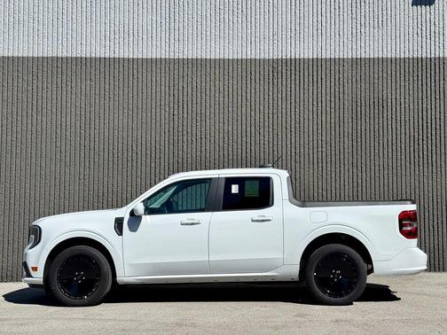 2025 Ford Maverick Lobo Standard