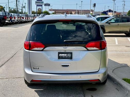 2018 Chrysler Pacifica Touring-L Plus