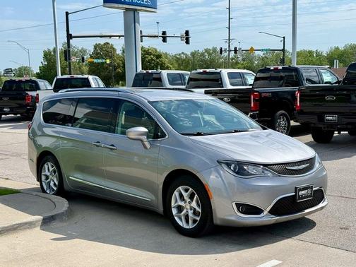 2018 Chrysler Pacifica Touring-L Plus