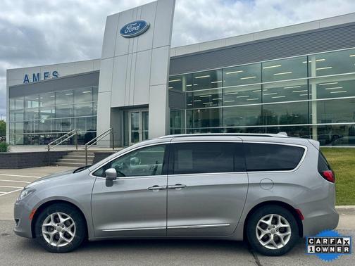 2018 Chrysler Pacifica Touring-L Plus