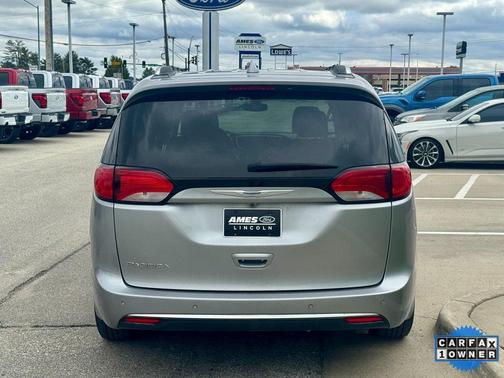 2018 Chrysler Pacifica Touring-L Plus