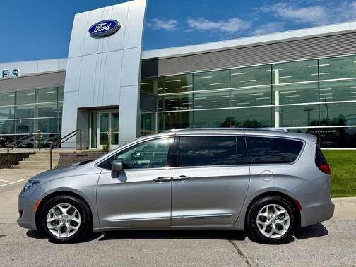 2018 Chrysler Pacifica Touring-L Plus