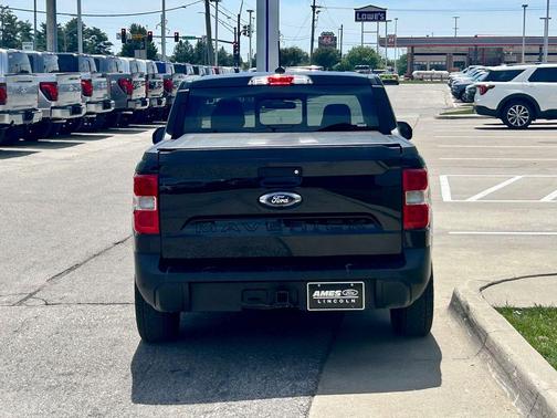 Shadow Black 2024 Ford Maverick Lariat