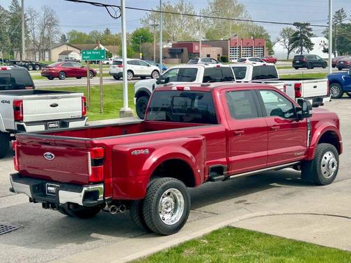 Ruby Red Metallic Tinted Clearcoat 2026 Ford F-450
