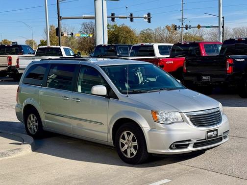 2012 Chrysler Town & Country Touring