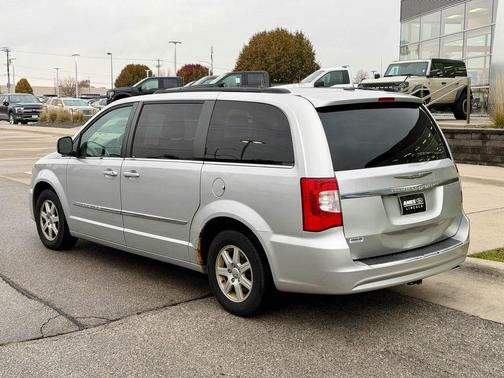 2012 Chrysler Town & Country Touring