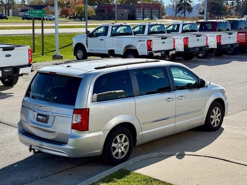 2012 Chrysler Town & Country Touring
