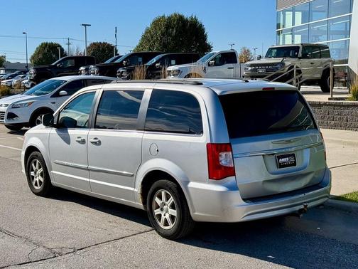 2012 Chrysler Town & Country Touring