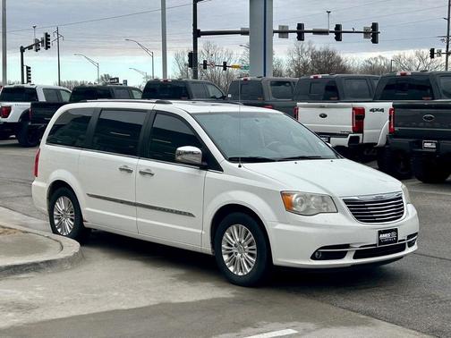 2012 Chrysler Town & Country Limited
