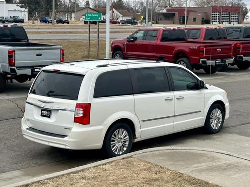 2012 Chrysler Town & Country Limited
