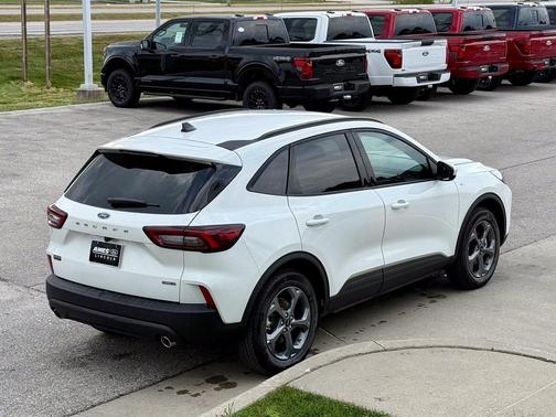 2025 Ford Escape ST-Line Select