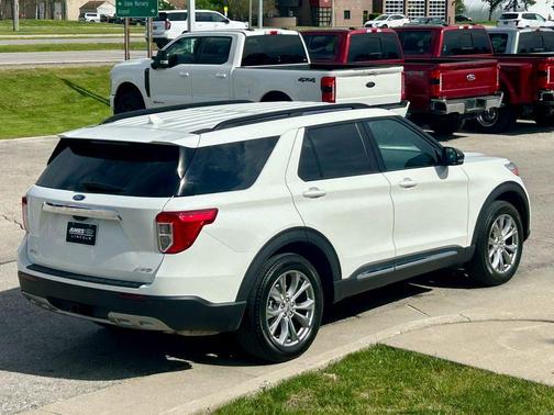 White Metallic 2024 Ford Explorer XLT