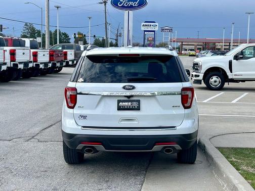 Oxford White 2018 Ford Explorer XLT