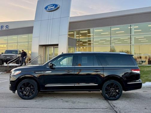 2022 Lincoln Navigator L Reserve