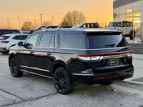 2022 Lincoln Navigator L Reserve