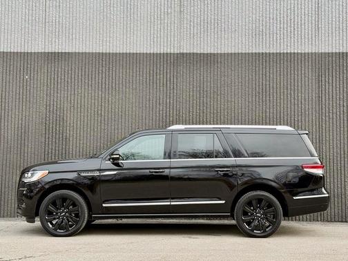 2022 Lincoln Navigator L Reserve