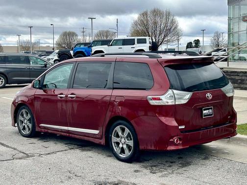 2017 Toyota Sienna SE Premium