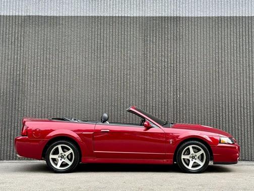 2003 Ford Mustang SVT Cobra