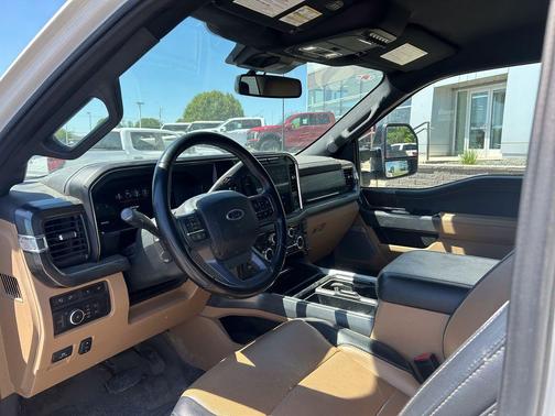 White Metallic 2024 Ford F-350 Lariat Super Duty