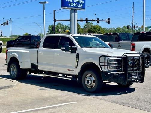 White Metallic 2024 Ford F-350 Lariat Super Duty