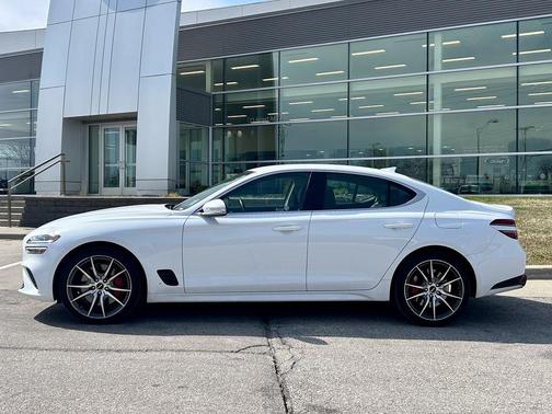 Alta White 2025 Genesis G70 2.5T