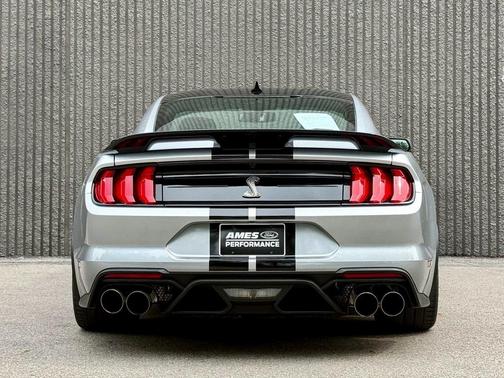 2021 Ford Shelby GT500 Base
