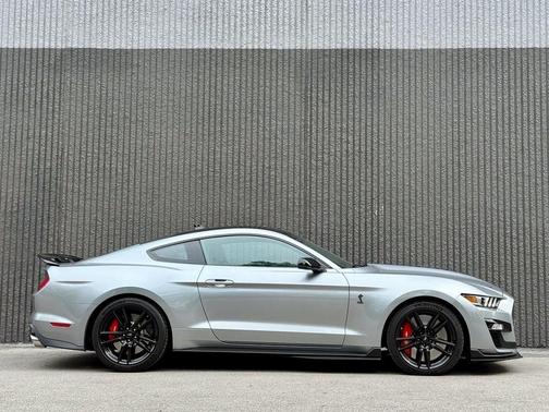 2021 Ford Shelby GT500 Base