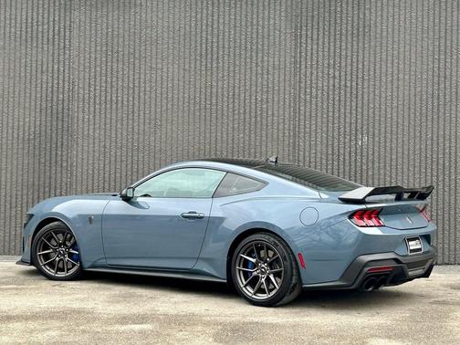 2024 Ford Mustang Dark Horse