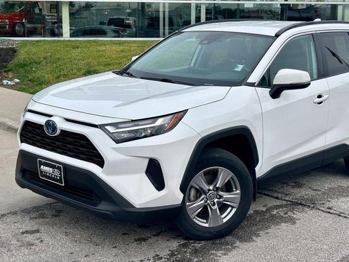 Ice 2023 Toyota RAV4 Hybrid XLE