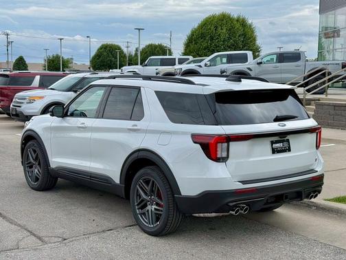 Star White 2026 Ford Explorer ST