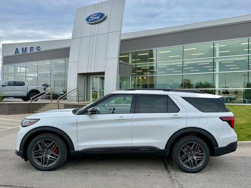 Star White 2026 Ford Explorer ST