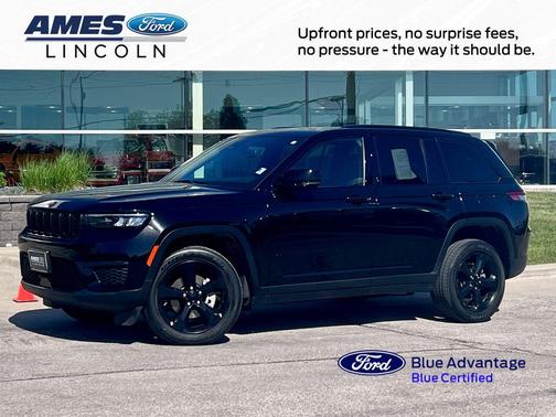 Diamond Black 2023 Jeep Grand Cherokee Altitude
