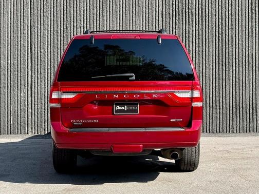 2016 Lincoln Navigator Select