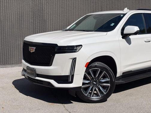 Crystal White Tri-Coat 2022 Cadillac Escalade Sport Platinum