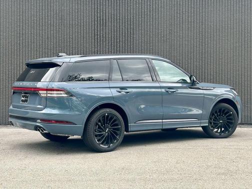 Whisper White 2026 Lincoln Aviator Reserve AWD