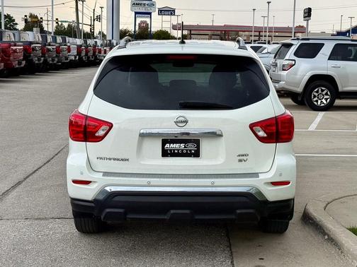 2017 Nissan Pathfinder SV