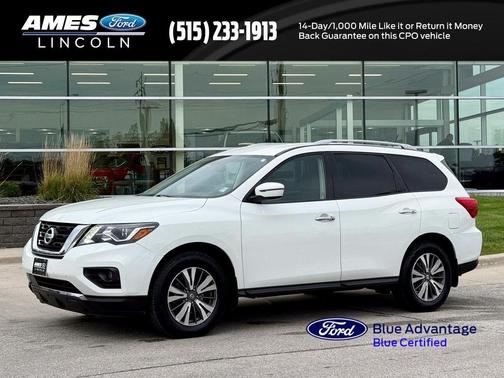 2017 Nissan Pathfinder SV