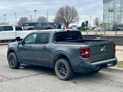 Carbonized Gray Metallic 2024 Ford Maverick Lariat