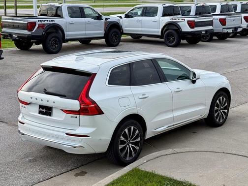 2023 Volvo XC60 B5 Plus Bright Theme