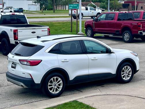 Oxford White 2021 Ford Escape SE