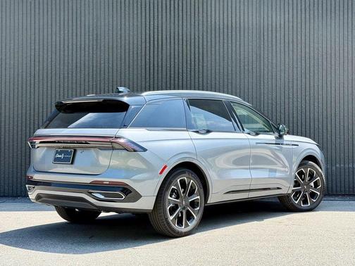 2025 Lincoln Nautilus Reserve