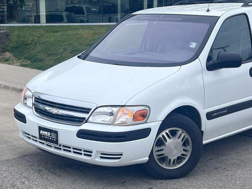 Bright White 2001 Chevrolet Venture Plus