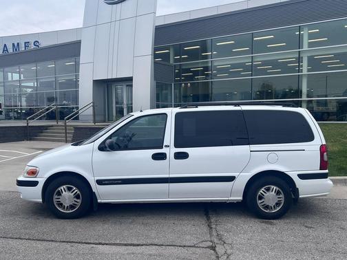 Bright White 2001 Chevrolet Venture Plus