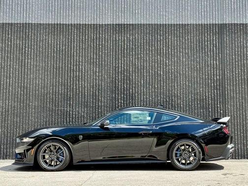 2025 Ford Mustang Dark Horse