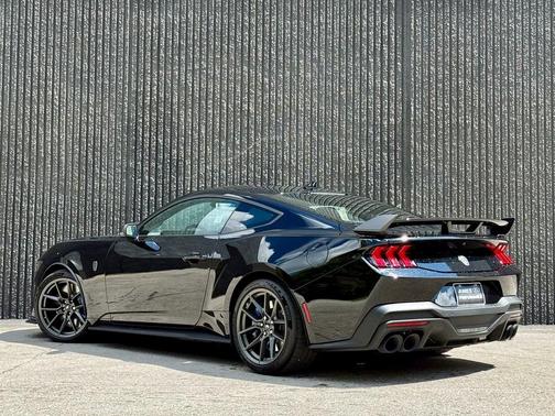 2025 Ford Mustang Dark Horse
