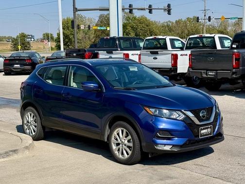 2022 Nissan Rogue Sport SV