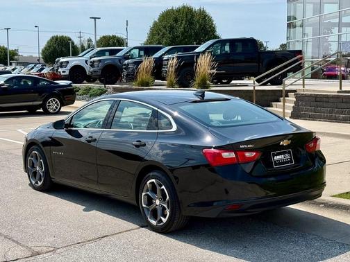 2024 Chevrolet Malibu LT