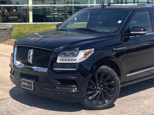 Black 2021 Lincoln Navigator L Reserve