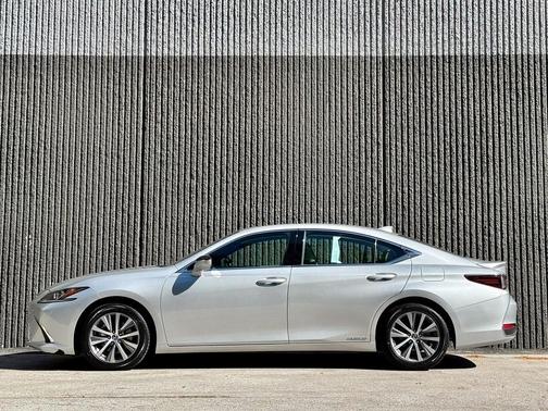 2021 Lexus ES 300h 300H