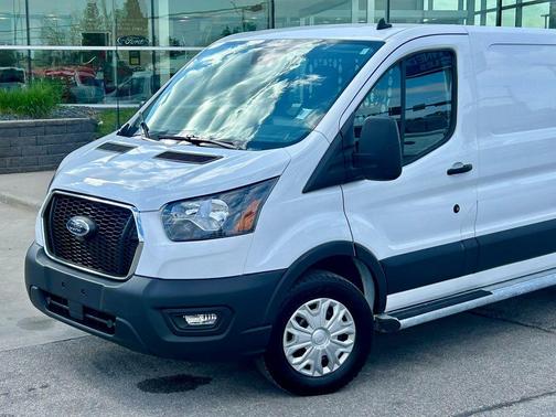 Oxford White 2025 Ford Transit-250 Base